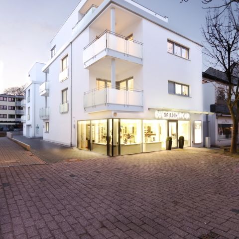 Abriss eines Bestandsgebäudes und Neubau eines Wohn- und Geschäftshauses