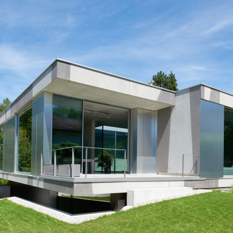 Einfamilienhaus - Reflektion mit Durchlässigkeit gepaart