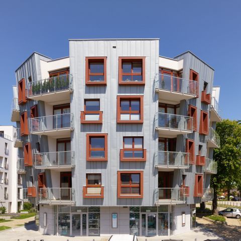 Wohn- und Geschäftshaus mit ungewöhnlicher Dynamik