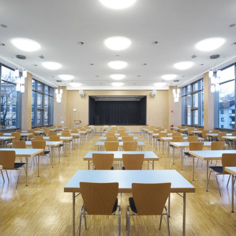 Aula der David-Roentgen-Schule Neuwied