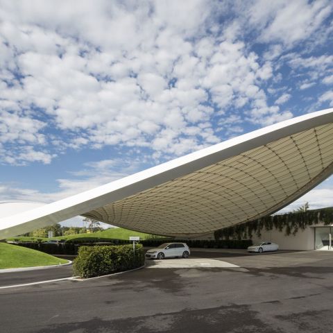 Autostadt in Wolfsburg: Ausfahrt - Dach und Service Pavillon
