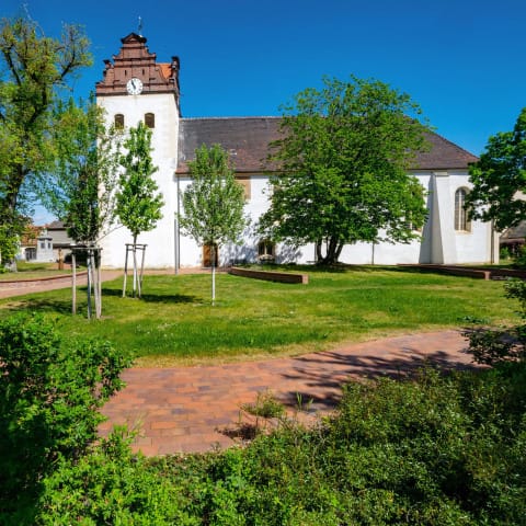 Neugestaltung des Kirchgarten Löbnitz