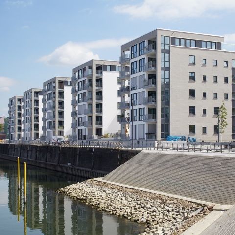 Mehrfamilienhaus mit Warm-Wänden