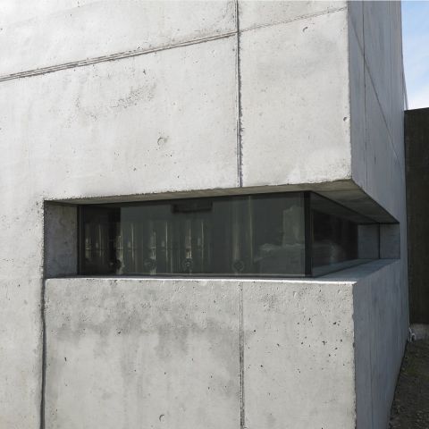 Kelterhalle aus Leichtbeton für ein Weingut