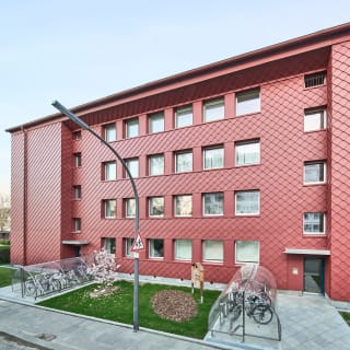 Energiesprong 2426 / 1. serielle MFH-Sanierung (bewohnt) zum Passivhaus Plus