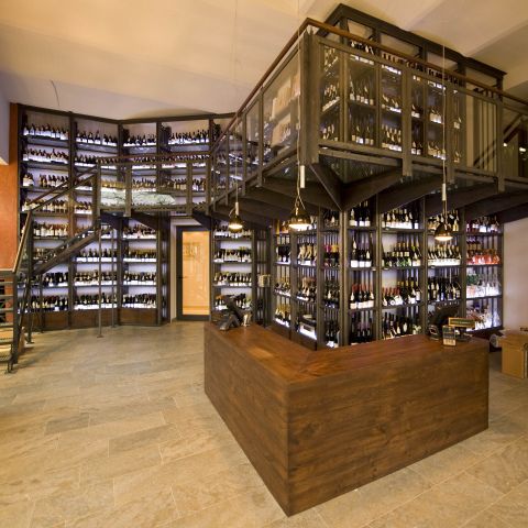 Neugestaltung eines bestehenden Weinladens