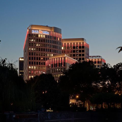 Fassadenbeleuchtung ING-DiBa AG Headquarter “LEO”
