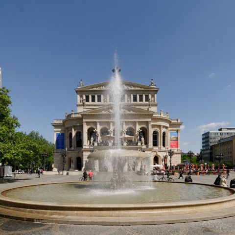 Brunnen vor der Alten Oper