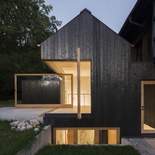 DAS SCHWARZE HAUS