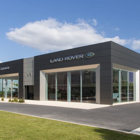 Jaguar Autohaus, St. Ouen L'Aumone, Frankreich