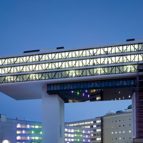 Neubau der Medienbrücke, München