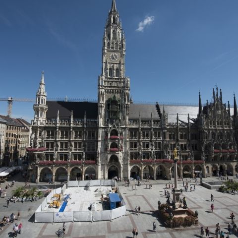 Neuer Belag für den Marienplatz in München