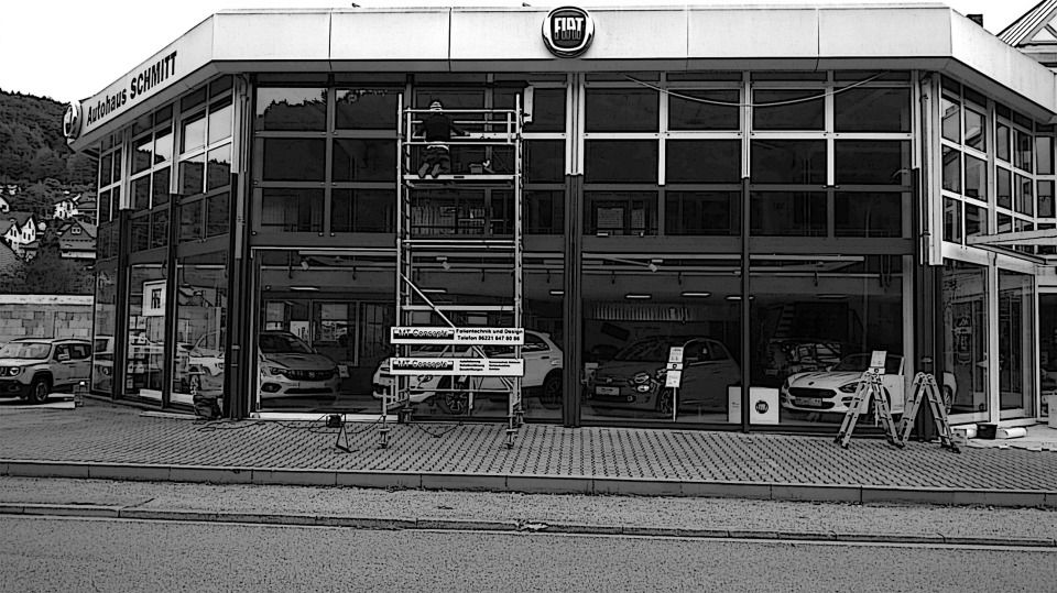 Folie auf Türrahmen und Fensterrahmen Fiat Autohaus