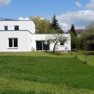 Barrierefreies Einfamilienhaus mit Appartement und Carport/Geräteraum