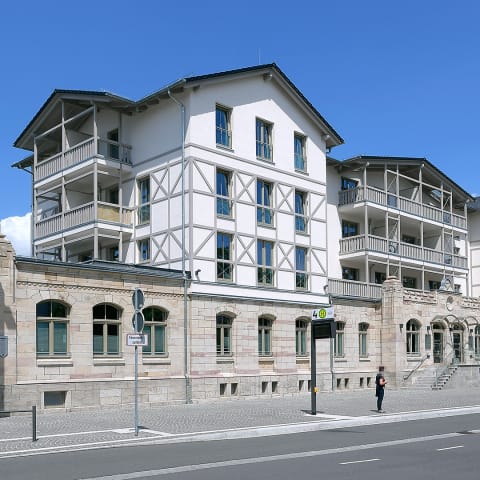 Historischer Bahnhof wird komfortables Mehrfamilienhaus: Bahnhof Bad Salzungen