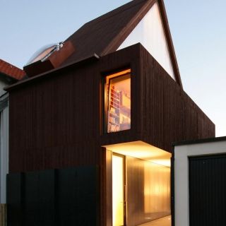 Haus B - eine versteinerte Hommage