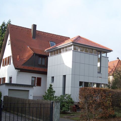 Kubistischer Anbau