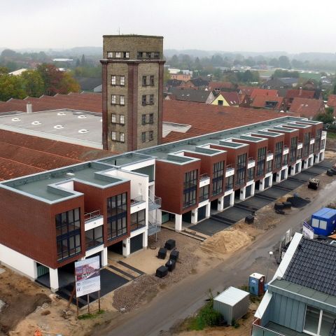 10 Reihenhäuser in 3 gesch. Riegel-Bauweise (öffentl. gefördert )