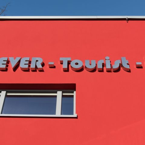 Neubau einer Tourist-Info und Begegnungsstätte - Graftenhaus Jever