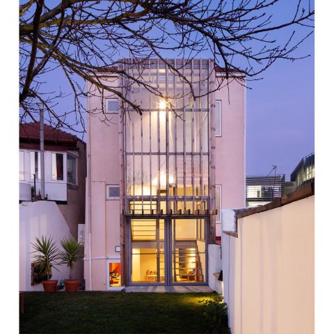 Peach Hostel & Suites