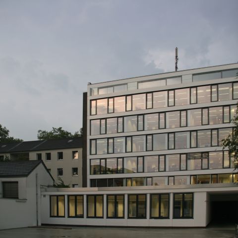 Umbau + Sanierung Bürogebäude von 1970