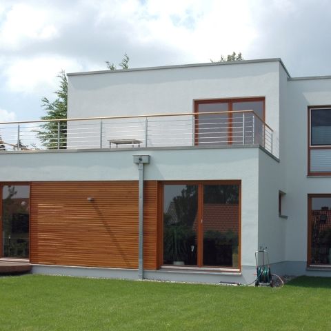 Modernes Einfamilienhaus in der Stadt