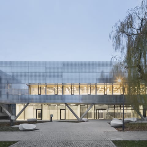 IRIS — Integrative Research Institute for the Sciences Humboldt-Universität