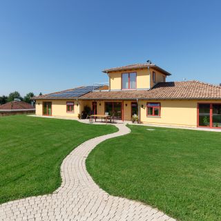 Gesund Wohnen & Bauen mit Strohballen - Strohballenhaus in NRW