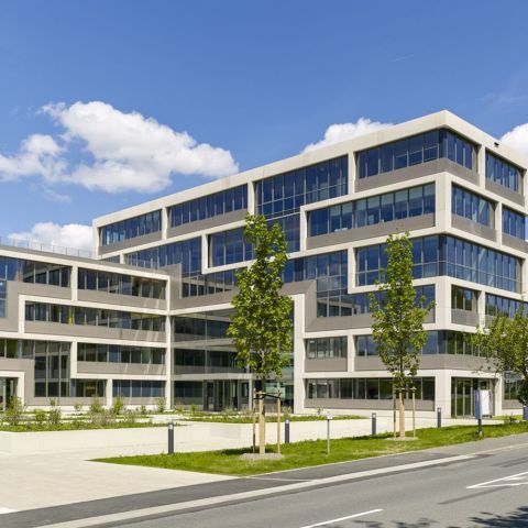 Ein sanfter Dialog | Neubau und Sanierung Firmenzentrale DAW SE, Ober-Ramstadt