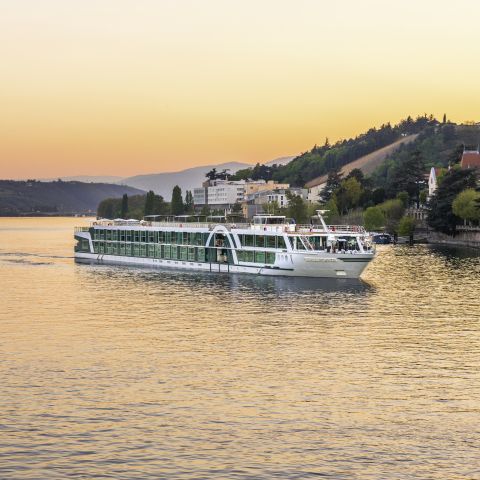 Amadeus Club Schiff