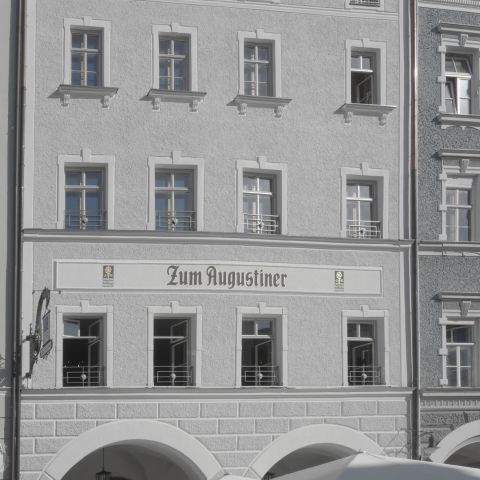 denkmalgeschütztes wohn-und geschäftsgebäude