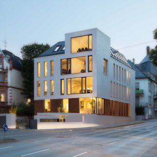 Bürohaus auf der Villeninsel in Wiesbaden