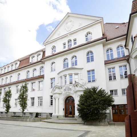 Sanierung des Haupthauses des Maria-Lenssen-Berufskollegs in Mönchengladbach
