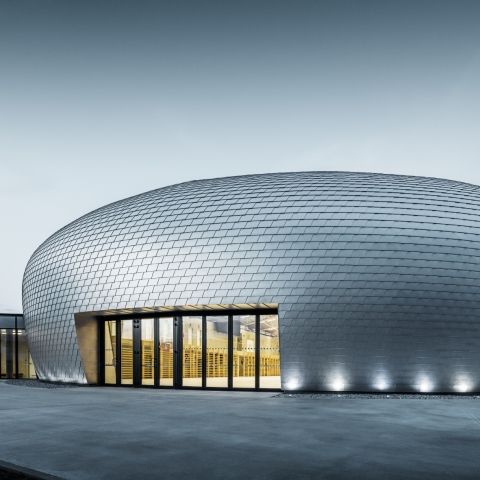 Sporthalle, Dolní Břežany