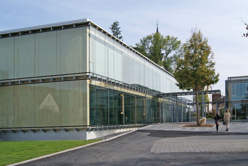 Außenansicht Nord West mit Haupteingang