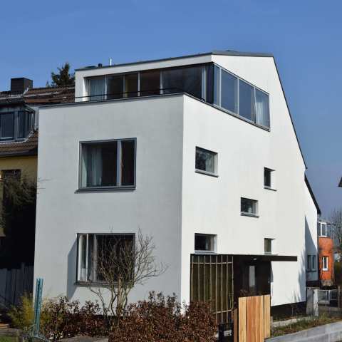 Umbau einer Doppelhaushälfte zu einem Stadthaus
