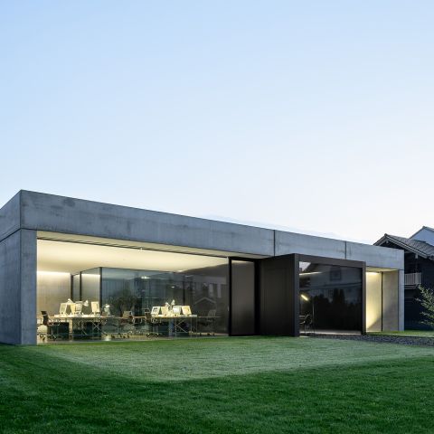 Neubau eines Architekturbüros mit Sichtbetonfassade, Stutensee