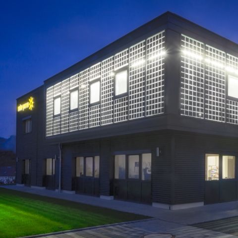 Neubau Bürogebäude und Logistikhalle solar pur AG