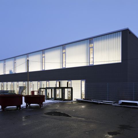 Neubau Produktionshalle mit Entwicklerbüros und Lager