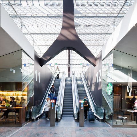 Aufzug und Glasschiebewand, Hauptbahnhof Rotterdam