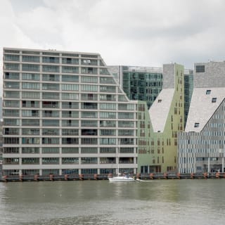 Wohnblock auf dem Ijdok