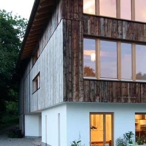 Wohnhaus am See, Anbau an bestehendes Bauernhaus
