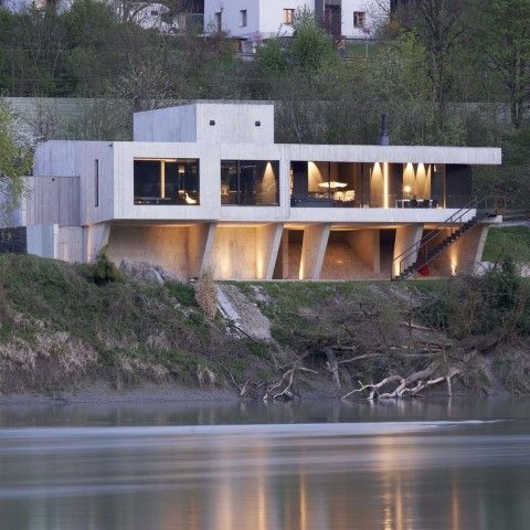 Fels in der Brandung - Hochwassersicherer Ersatzbau eines Wohnhauses in Passau / Innstadt