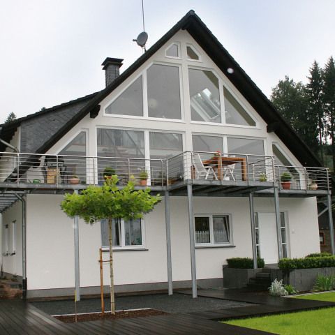 Bleibt alles anders: Wohnhaus am See