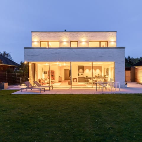 Luft und Licht - Klassische Formen und subtile Details machen das Haus zu einem Hingucker