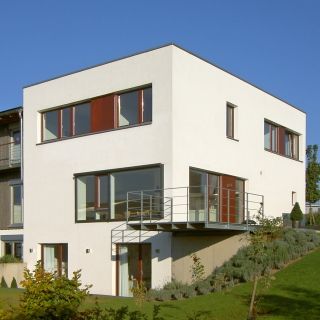 Wohnhaus C-G. Doppelhaus mit Hanglage