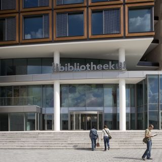 „Openbare Bibliotheek Amsterdam“ (OBA)