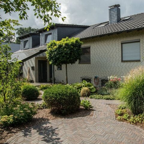 Neue Pflasterklinker für Privatgarten in Müden (Aller)