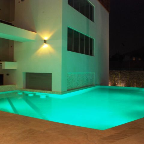 Swimmigpool einer Privatvilla in Vietnam