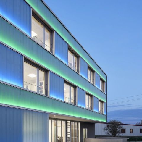 Neubau Verwaltungsgebäude mit Produktions- und Lagerhalle